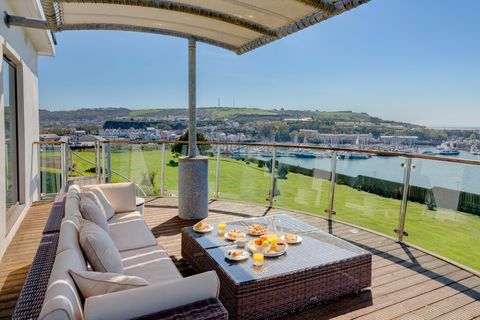 Victoria House - Cattedown - Plymouth - palubovka - Savills