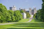 Kráľovná otvára tri zo svojich kráľovských rezidencií na vidiecky súbor BBC