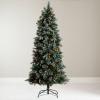 Predsvetlené vianočné stromčeky - bezstresový spôsob ozdobenia
