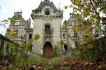 6 500 ľudí kupuje rozpadajúci sa hrad z 13. storočia vo Francúzsku