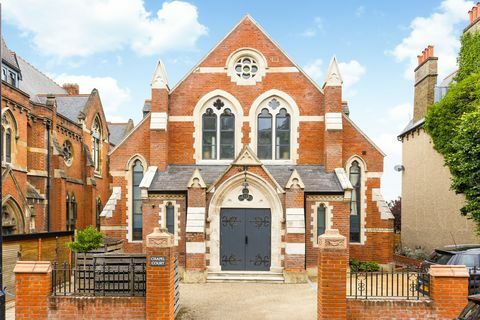 moderný byt v bývalej kaplnke je na predaj v londýnskom East Dulwich