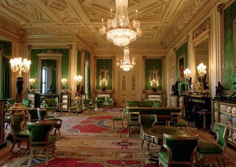 Zelený salón, kompletne obnovený po požiari na zámku Windsor