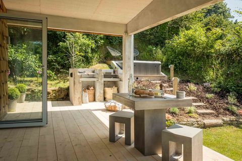 The Hide - Callestick - Cornwall - decking - Unique Home Pobyty