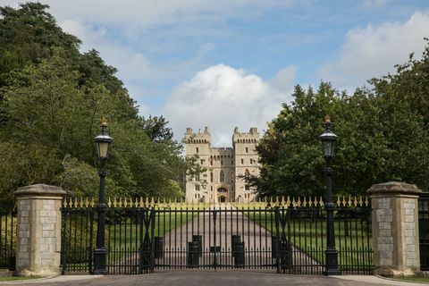 kráľovná, vysťahovanie, Buckinghamský palác, Windsorský hrad