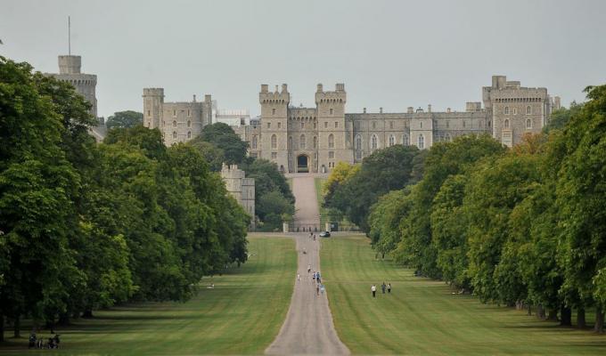 hrad windsor je na obrázku z dlhej