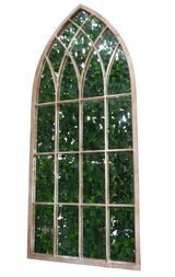 Zrkadlo gotickej kamennej záhrady