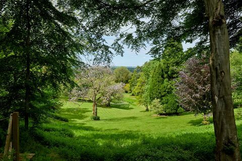 Vidiecky dom robbieho williamsa, compton bassett house, na predaj vo Wiltshire