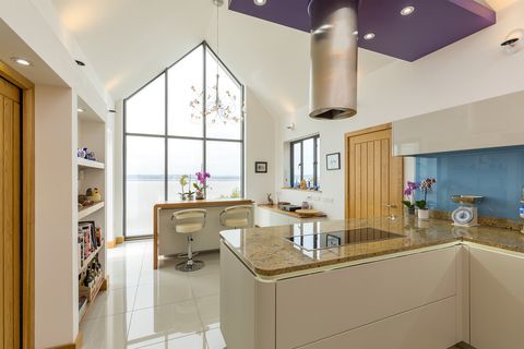 More - Clevedon - Ladye Bay - kuchyňa - Purple Bricks