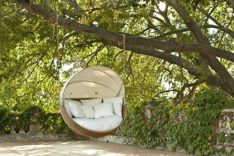 Hojdacia záhradná stolička Point Armadillo je moderný záhradný nábytok.