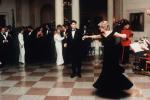 Princezná Diana sa pri tanci s Neilom Diamondom viditeľne červenala