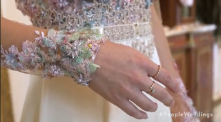Podrobnosti o svadobných šatách Linda Phan