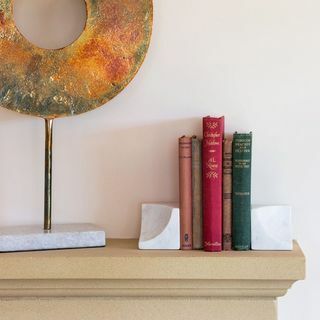 Vyrezávané mramorové zarážky na knihy – sada 2 kusov – biele
