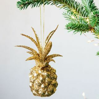 Zlatá trblietková ananásová dekorácia