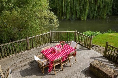 Starý vodný mlyn - Odell - Olly - onthemarket.com - decking