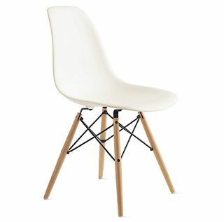 Eames® tvarovaná plastová bočné stolička pre bradavky