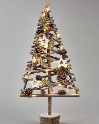 Lit, mrazivý vianočný stromček s efektom dreva
