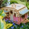 Táto Vintage Camper Birdhouse vytvorí na vašom záhrade prvotriedne nehnuteľnosti