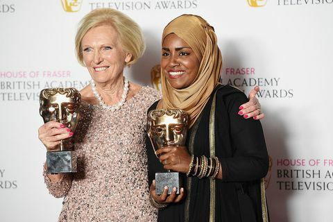 Mary Berry a Nadiya Hussain na televíznych cenách Britskej akadémie, máj 2016