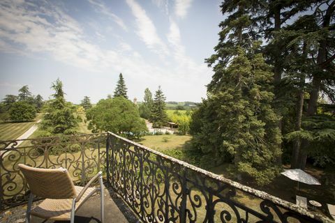 Midi Pyrenees - Chateau - Francúzsko - balkón - Knight Frank