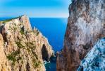 Tento „nedotknutý“ grécky ostrov ponúka rodinám 450 GBP mesačne, aby tam žili