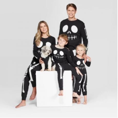 Kolekcia pyžamov rodiny Halloween skeletu