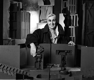 Sochár Louise Nevelson