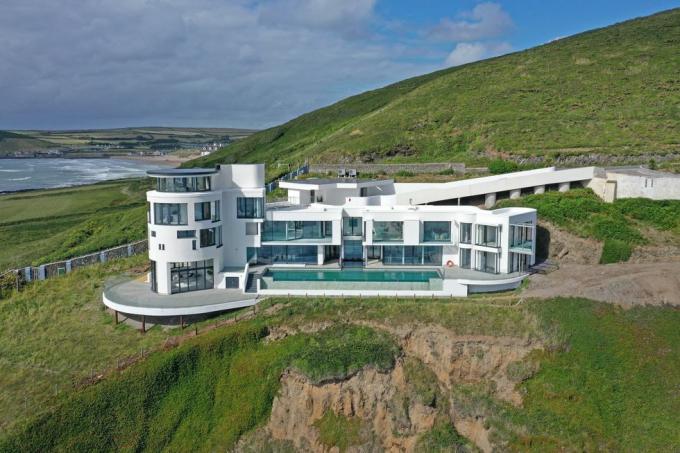 maják grand designs, chesil cliff house v Croyde, Devon, na predaj