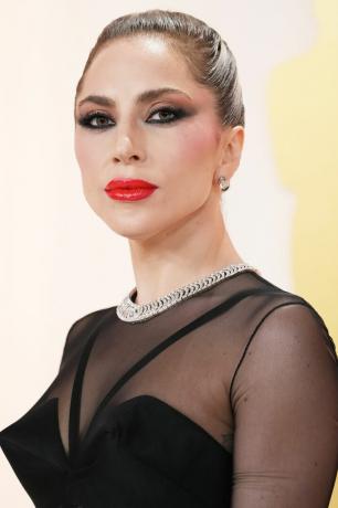 oscars 2023 lady gaga vidieť cez korzetové šaty