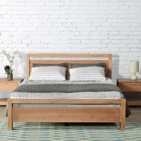Podkrovná posteľ z masívneho dreva