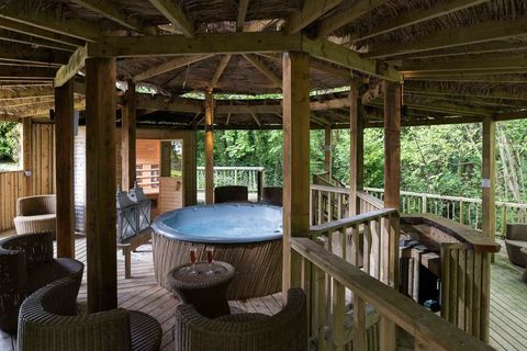 Zámok Bath Lodge - Norton St Philip - Savills - altánok