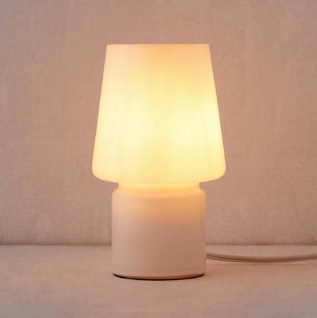 Malá sklenená stolová lampa